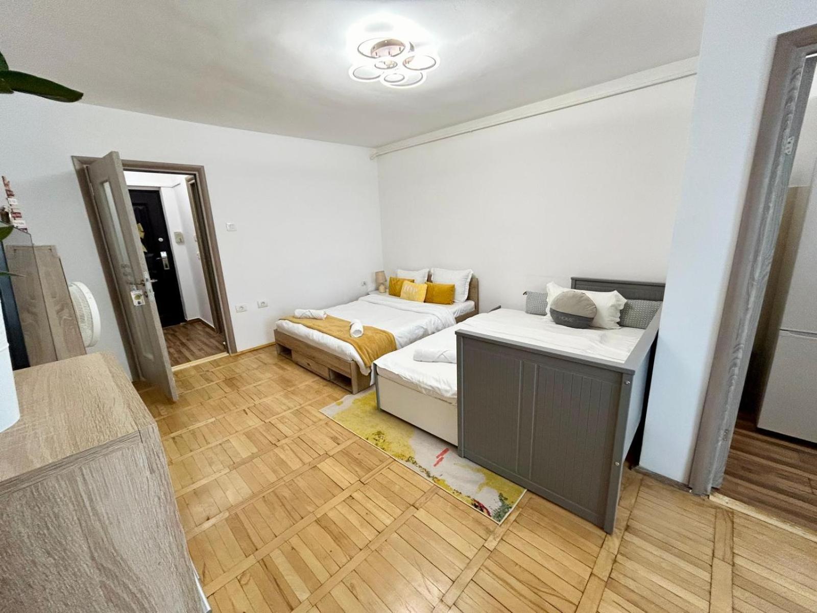Jad - Family - Apartments & Studios Braşov Buitenkant foto